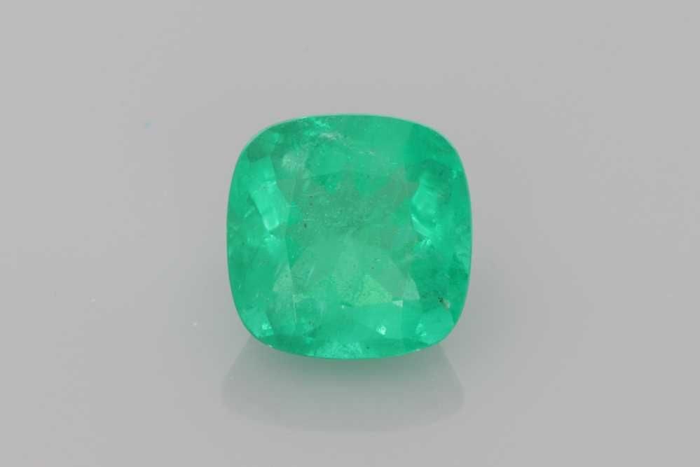 Loose Emerald Gemstone - Cushion 1.4ct Green SI: Loose Emerald Gemstone - Cushion 1.4ct Green SI This listing features Loose Emerald Gemstone - Cushion 1.4ct Green SI. Item specifics are provided below. Item Specifics: Type: Emerald Carat: 1.4