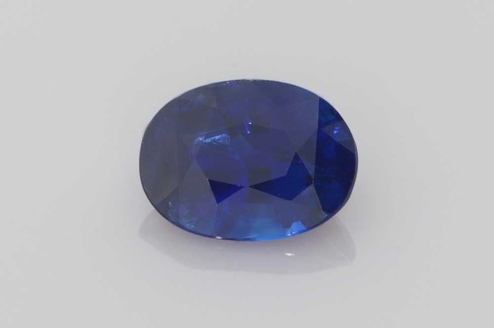 Loose Sapphire Gemstone - GIA Oval 1.71ct Blue EC: Loose Sapphire Gemstone - GIA Oval 1.71ct Blue EC This listing features Loose Sapphire Gemstone - GIA Oval 1.71ct Blue EC. Item specifics are provided below. Item Specifics: Type: Sapphire Carat: 1.71