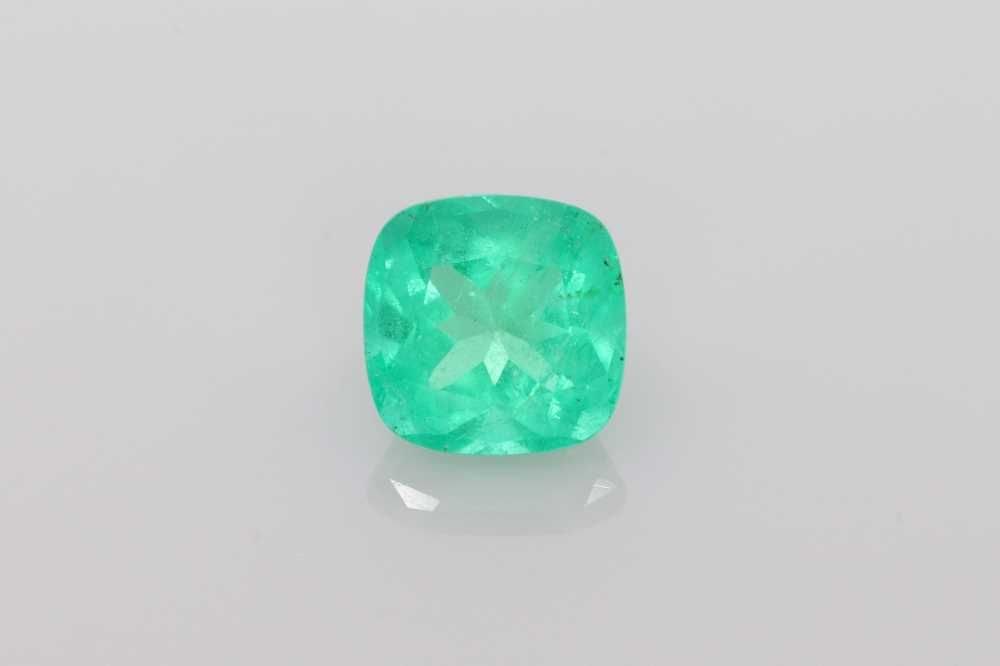Loose Emerald Gemstone - Cushion 1.55ct Green SI: Loose Emerald Gemstone - Cushion 1.55ct Green SI This listing features Loose Emerald Gemstone - Cushion 1.55ct Green SI. Item specifics are provided below. Item Specifics: Type: Emerald Carat: 1.55