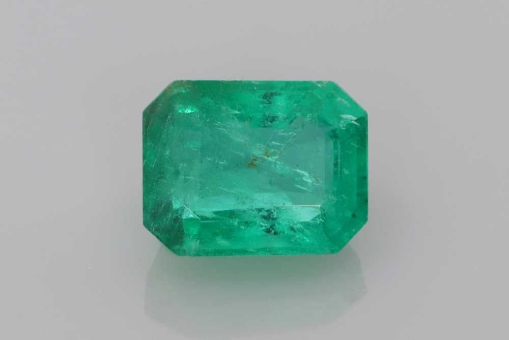 Loose Emerald Gemstone - Emerald 2.91ct Green SI: Loose Emerald Gemstone - Emerald 2.91ct Green SI This listing features Loose Emerald Gemstone - Emerald 2.91ct Green SI. Item specifics are provided below. Item Specifics: Type: Emerald Carat: 2.91