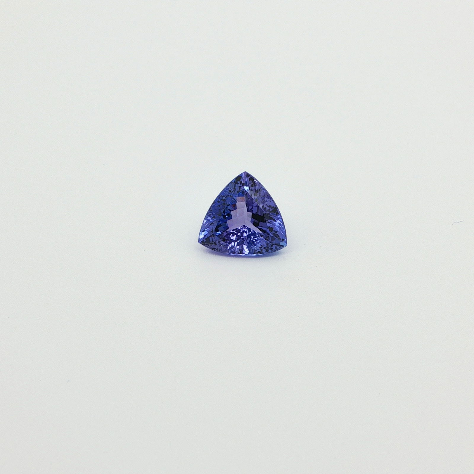 Loose Tanzanite Gemstone - GSI Trilliant 3.19ct Violet EC: Loose Tanzanite Gemstone - GSI Trilliant 3.19ct Violet EC This listing features Loose Tanzanite Gemstone - GSI Trilliant 3.19ct Violet EC. Item specifics are provided below. Item Specifics: Type: Tanz