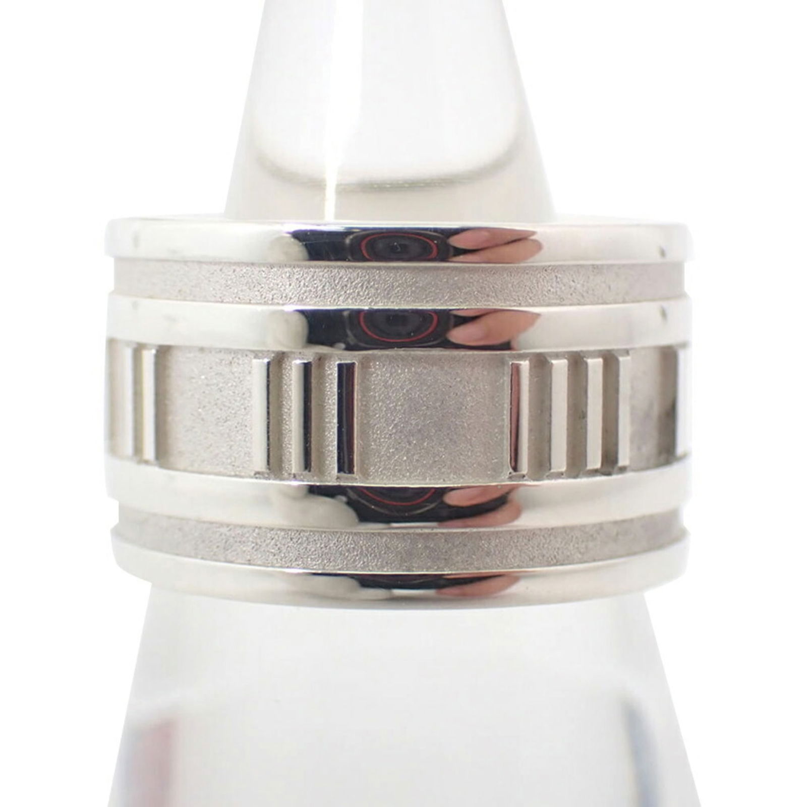 925 Tiffany Band Ring Sterling Silver: 925 Tiffany Band Ring Sterling Silver This listing features 925 Tiffany Band Ring Sterling Silver. Item specifics are provided below. Item Specifics: Brand: Tiffany Type: Band Ring Gender: Women Mater