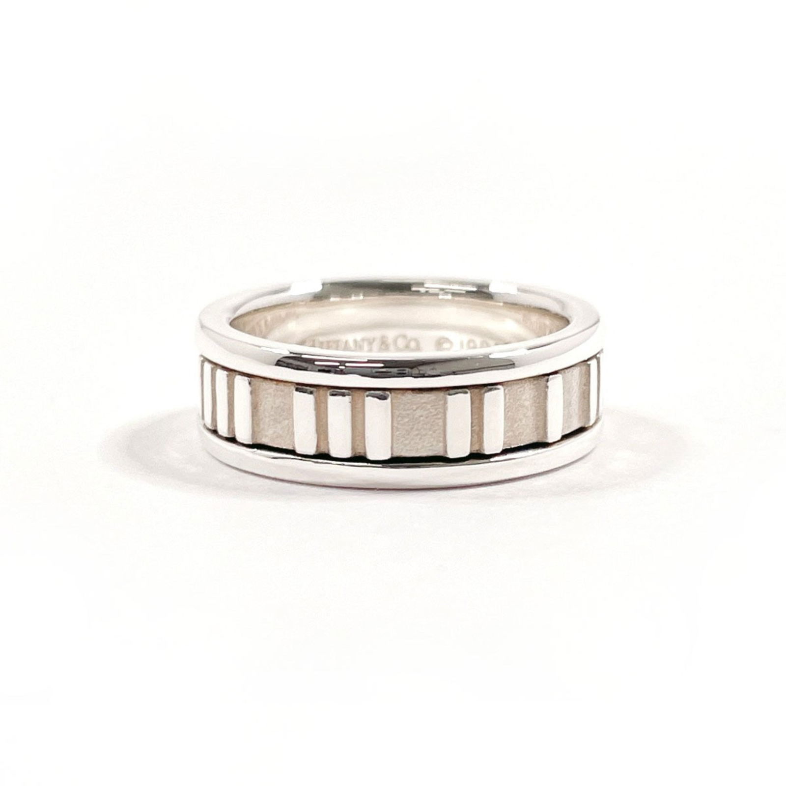 925 Tiffany Band Ring Silver: 925 Tiffany Band Ring Silver This listing features 925 Tiffany Band Ring Silver. Item specifics are provided below. Item Specifics: Brand: Tiffany Type: Band Ring Gender: Women Color: Silver
