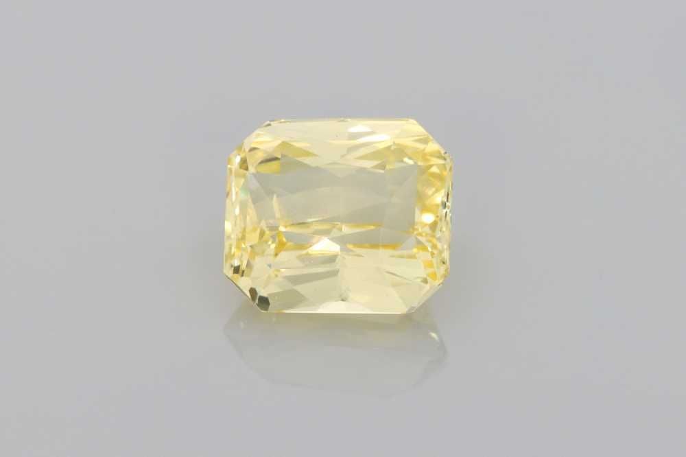 Loose Sapphire Gemstone - GIA Octagonal 4.0ct Yellow EC: Loose Sapphire Gemstone - GIA Octagonal 4.0ct Yellow EC This listing features Loose Sapphire Gemstone - GIA Octagonal 4.0ct Yellow EC. Item specifics are provided below. Item Specifics: Type: