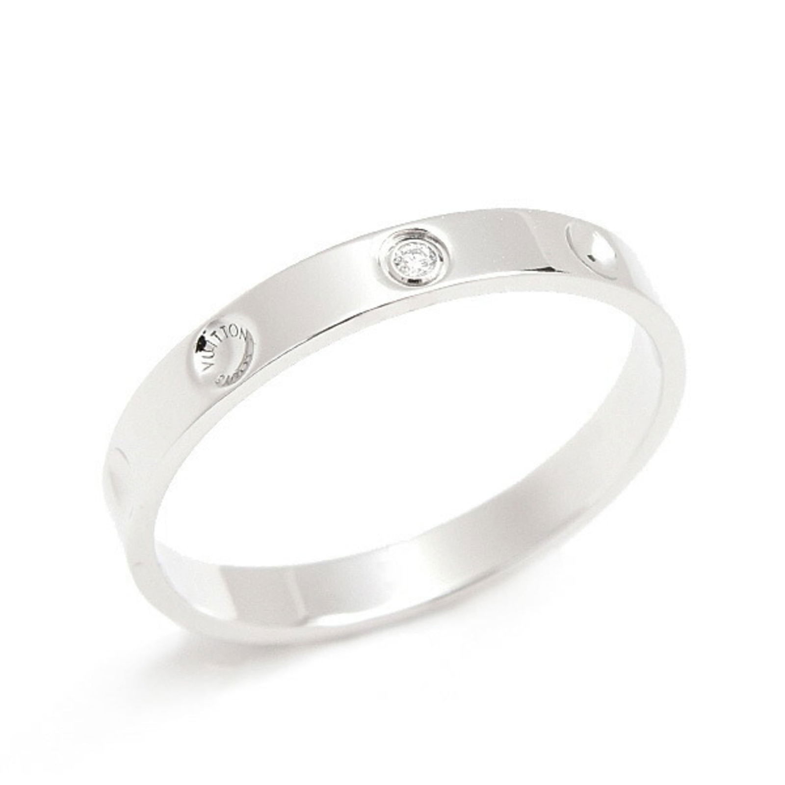 950 Louis Vuitton Band Ring Platinum: 950 Louis Vuitton Band Ring Platinum This listing features 950 Louis Vuitton Band Ring Platinum. Item specifics are provided below. Item Specifics: Brand: Louis Vuitton Type: Band Ring Gender: Men Mat