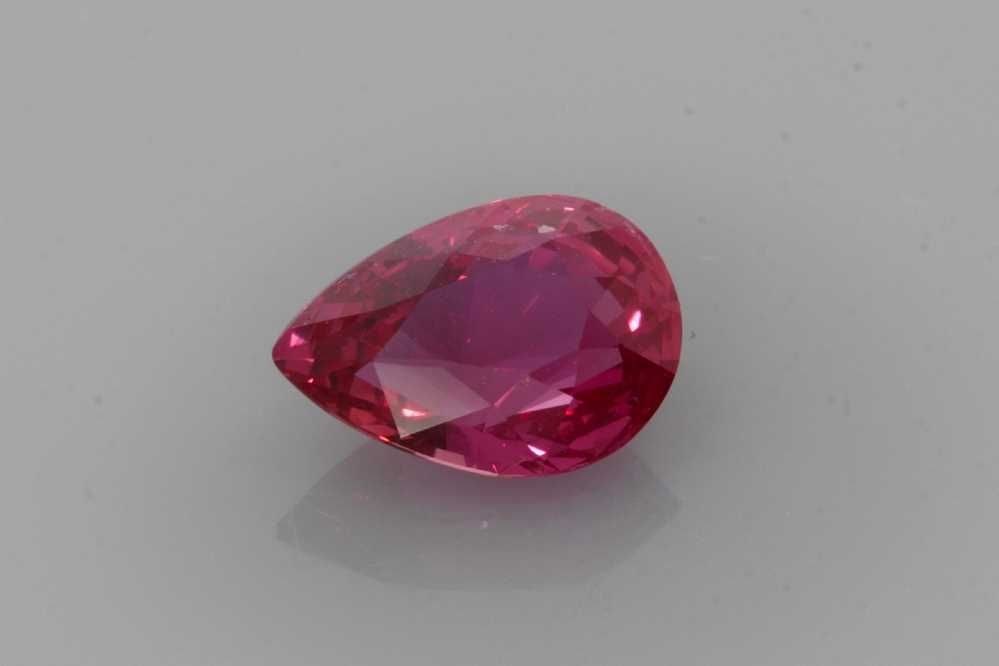 Loose Sapphire Gemstone - Pear 1.51ct Pink EC: Loose Sapphire Gemstone - Pear 1.51ct Pink EC This listing features Loose Sapphire Gemstone - Pear 1.51ct Pink EC. Item specifics are provided below. Item Specifics: Type: Sapphire Carat: 1.51 Cut: Fa