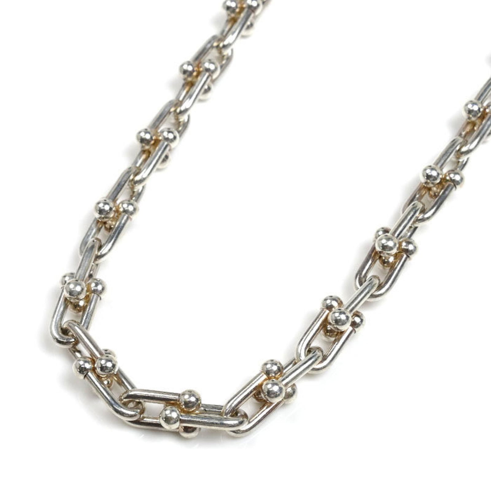 Unisex TIFFANY & Co. Tiffany Sterling Silver Small Hardware Link Necklace 60153093 44.9g 45.5cm: Unisex TIFFANY & Co. Tiffany Sterling Silver Small Hardware Link Necklace 60153093 44.9g 45.5cm This listing features Unisex TIFFANY & Co. Tiffany Sterling Silver Small Hardware Link Necklace