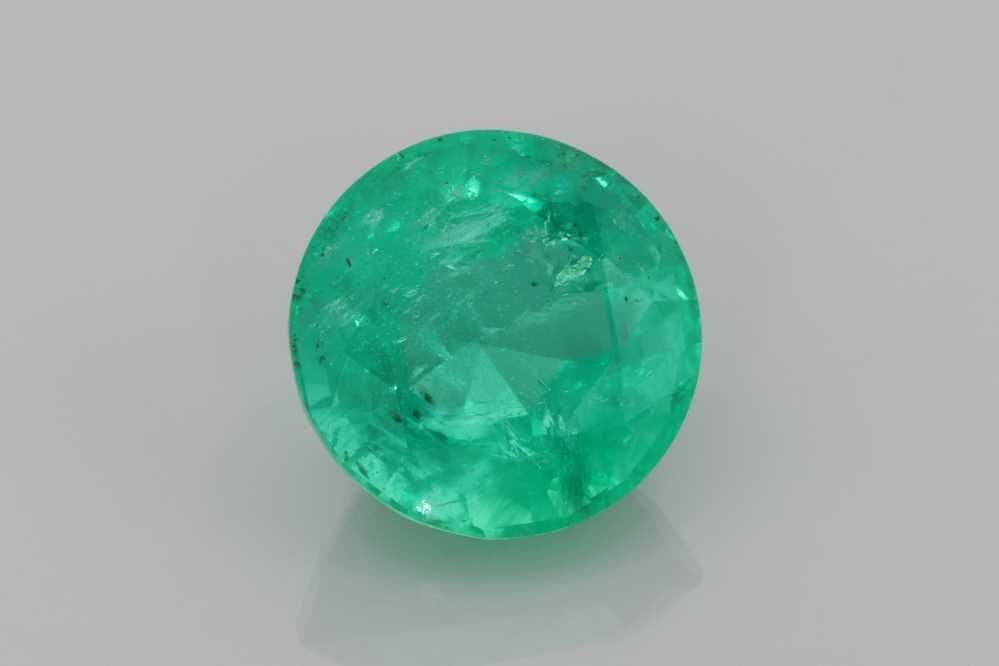 Loose Emerald Gemstone - Round 3.38ct Green SI: Loose Emerald Gemstone - Round 3.38ct Green SI This listing features Loose Emerald Gemstone - Round 3.38ct Green SI. Item specifics are provided below. Item Specifics: Type: Emerald Carat: 3.38 Cut: F
