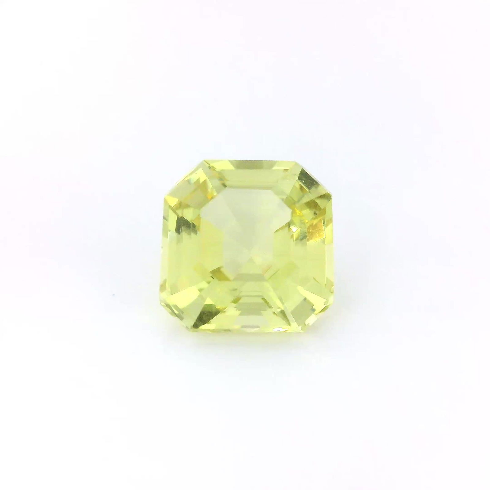 Loose Apatite Gemstone - GSI Octagonal 3.75ct Yellow EC: Loose Apatite Gemstone - GSI Octagonal 3.75ct Yellow EC This listing features Loose Apatite Gemstone - GSI Octagonal 3.75ct Yellow EC. Item specifics are provided below. Item Specifics: Type: