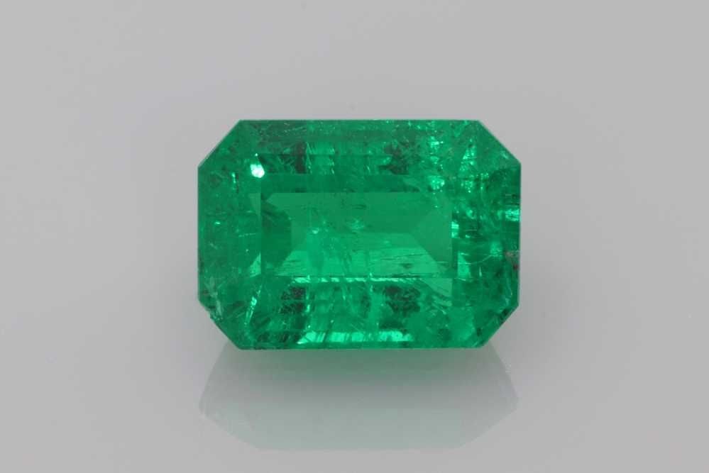 Loose Emerald Gemstone - GIA Emerald 2.91ct Green SI: Loose Emerald Gemstone - GIA Emerald 2.91ct Green SI This listing features Loose Emerald Gemstone - GIA Emerald 2.91ct Green SI. Item specifics are provided below. Item Specifics: Type: Emerald