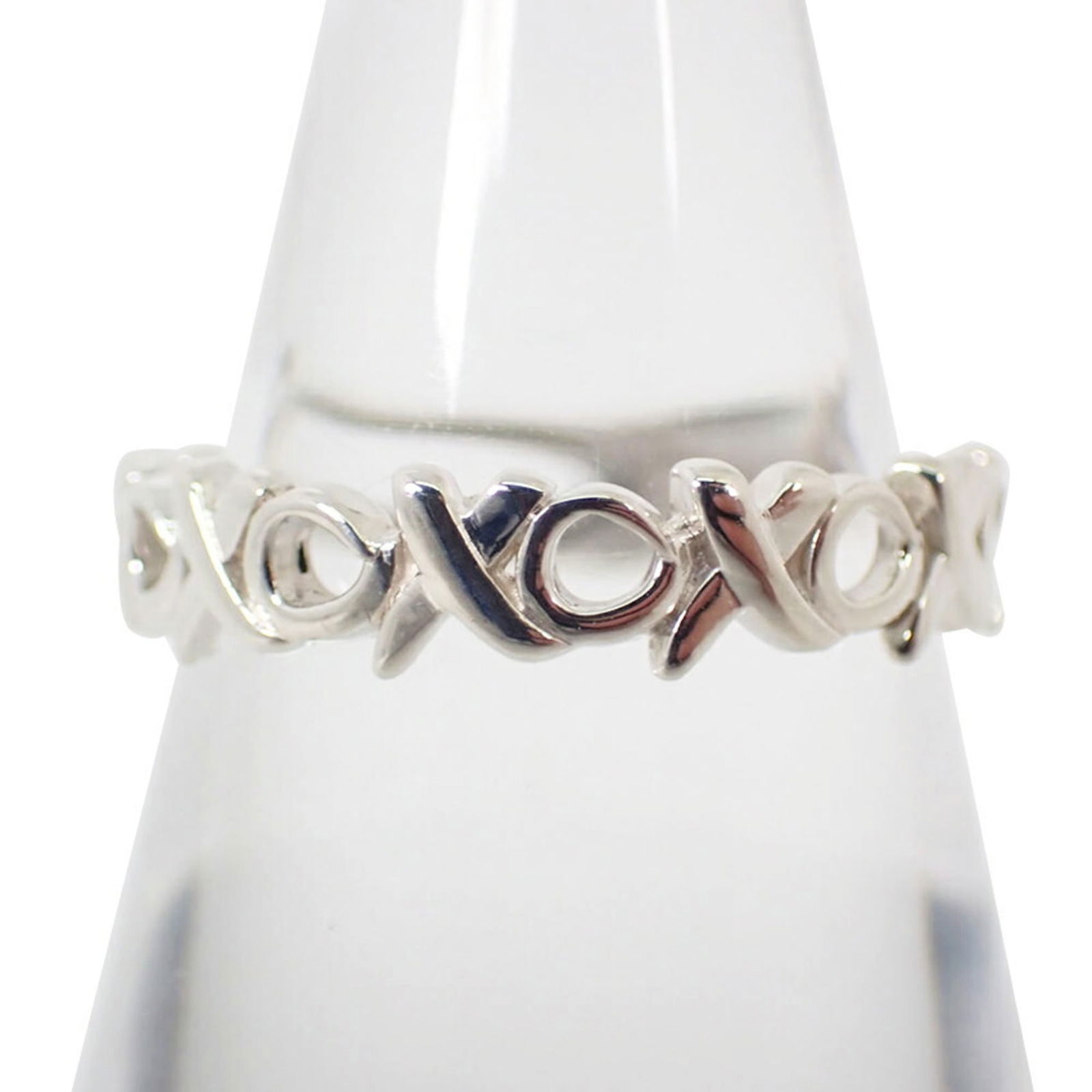 925 Tiffany Band Ring Sterling Silver: 925 Tiffany Band Ring Sterling Silver This listing features 925 Tiffany Band Ring Sterling Silver. Item specifics are provided below. Item Specifics: Brand: Tiffany Type: Band Ring Gender: Women Color