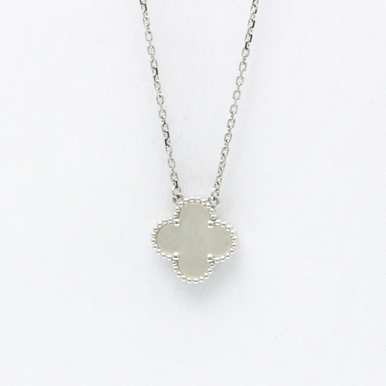 Men Fashion Pendant Necklace (Silver) - Van Cleef & Arpels Vintage Alhambra White Gold (18K) Mother: Men Fashion Pendant Necklace (Silver) - Van Cleef & Arpels Vintage Alhambra White Gold (18K) Mother Of Pearl Women This listing features Men Fashion Pendant Necklace (Silver) - Van Cleef & Arpels Vint