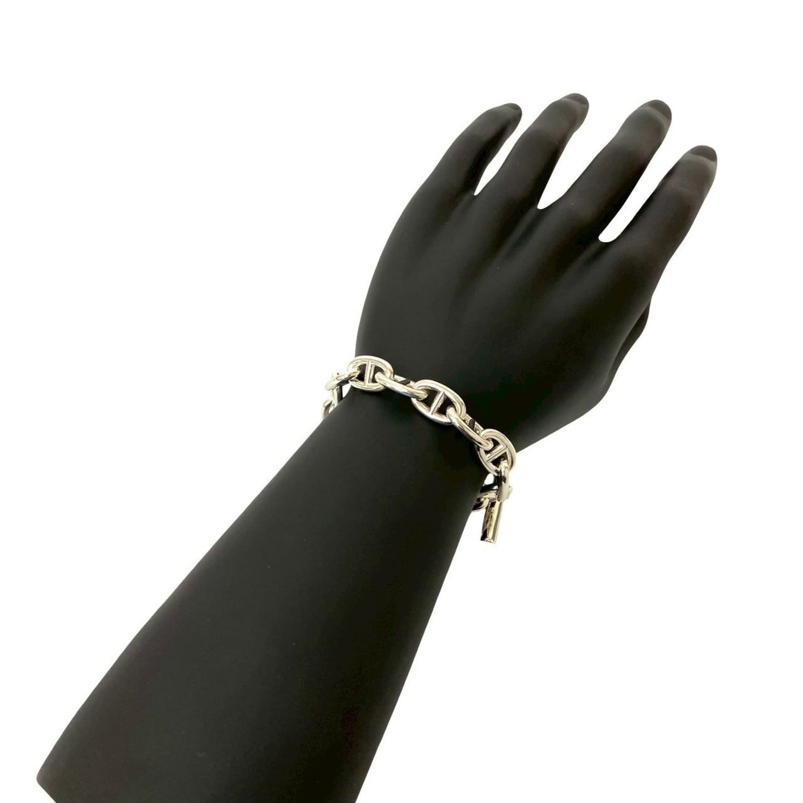 925 Hermes Charm Bracelet Silver: 925 Hermes Charm Bracelet Silver This listing features 925 Hermes Charm Bracelet Silver. Item specifics are provided below. Item Specifics: Brand: Hermes Type: Charm Bracelet Gender: Women Material: S