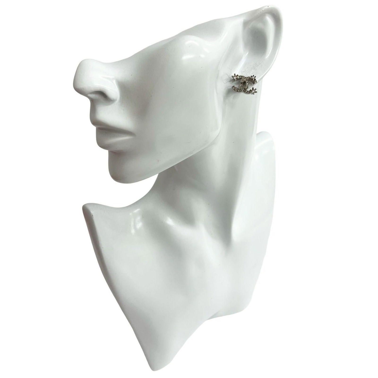 Metal Chanel Stud Earrings: Metal Chanel Stud Earrings This listing features Metal Chanel Stud Earrings. Item specifics are provided below. Item Specifics: Brand: Chanel Type: Stud Earrings Gender: Women Material: Metal Color: