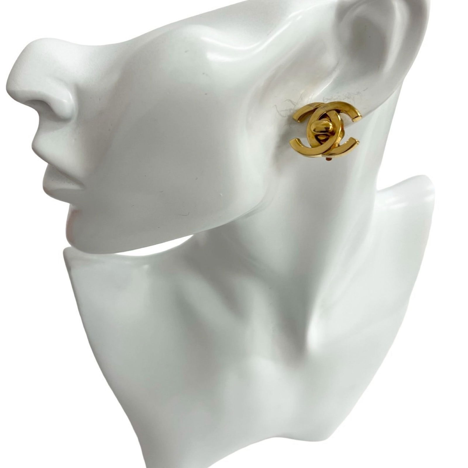 Plating Chanel Clip Earrings Gold: Plating Chanel Clip Earrings Gold This listing features Plating Chanel Clip Earrings Gold. Item specifics are provided below. Item Specifics: Brand: Chanel Type: Clip Earrings Gender: Women Material: