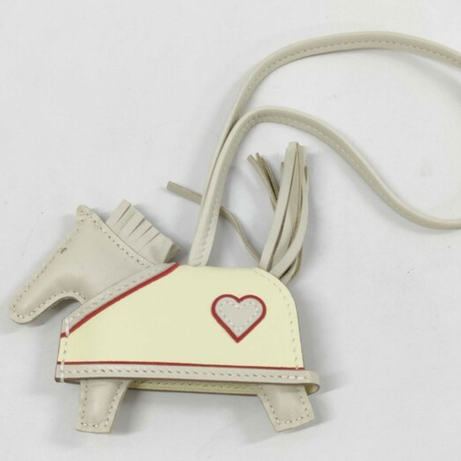 Milo Hermes Handbag Charm Agneau: Milo Hermes Handbag Charm Agneau This listing features Milo Hermes Handbag Charm Agneau. Item specifics are provided below. Item Specifics: Brand: Hermes Type: Handbag Charm Style: Fashion Gender: Wom