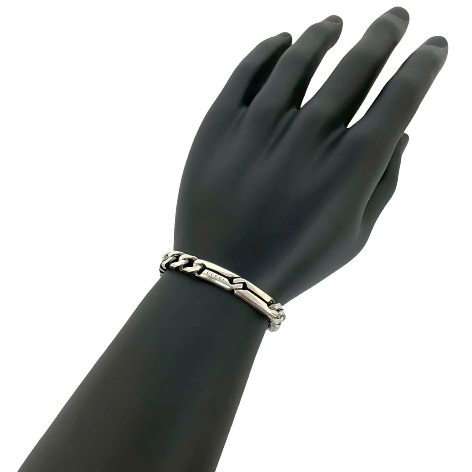 925 Gucci Charm Bracelet Silver: 925 Gucci Charm Bracelet Silver This listing features 925 Gucci Charm Bracelet Silver. Item specifics are provided below. Item Specifics: Brand: Gucci Type: Charm Bracelet Gender: Women Material: