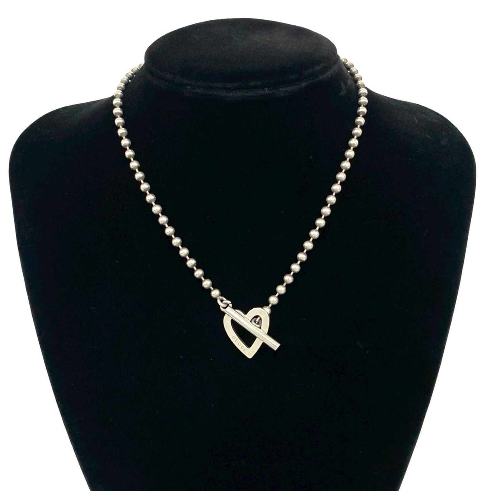 72941 - GUCCI Toggle Heart Necklace in Sterling Silver with Ball Chain and Choker: 72941 - GUCCI Toggle Heart Necklace in Sterling Silver with Ball Chain and Choker This listing features 72941 - GUCCI Toggle Heart Necklace in Sterling Silver with Ball Chain and Choker. Item specific