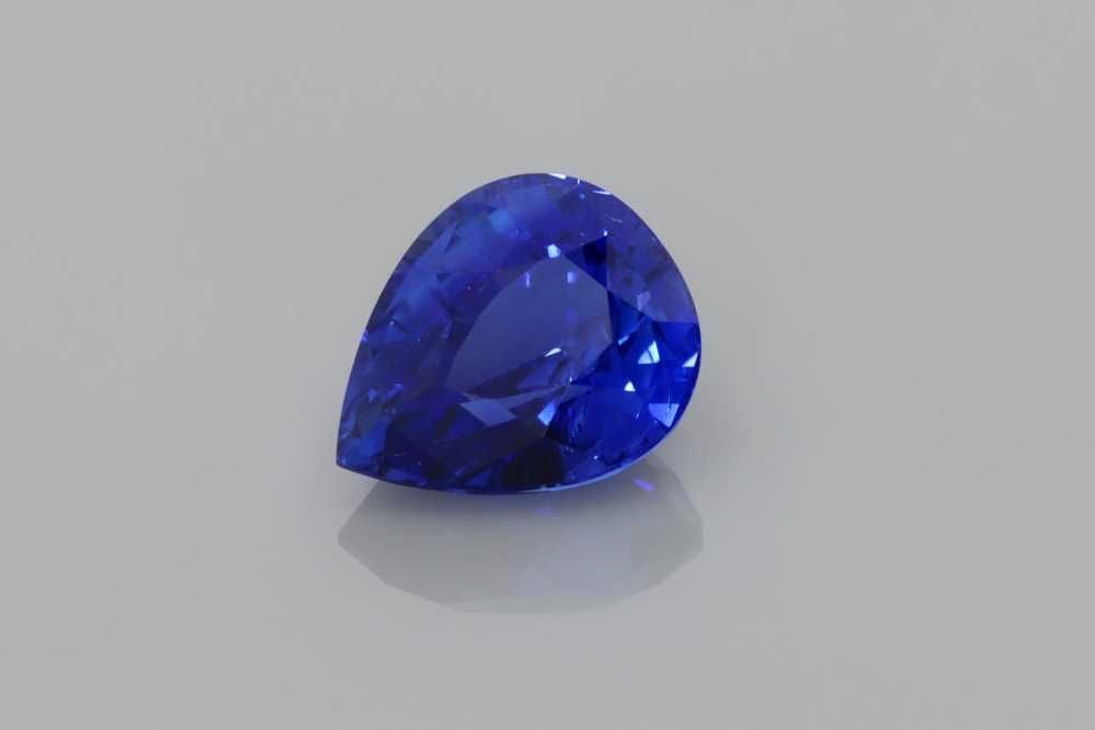 Loose Sapphire Gemstone - GIA Pear 2.09ct Blue EC: Loose Sapphire Gemstone - GIA Pear 2.09ct Blue EC This listing features Loose Sapphire Gemstone - GIA Pear 2.09ct Blue EC. Item specifics are provided below. Item Specifics: Type: Sapphire Carat: 2.09