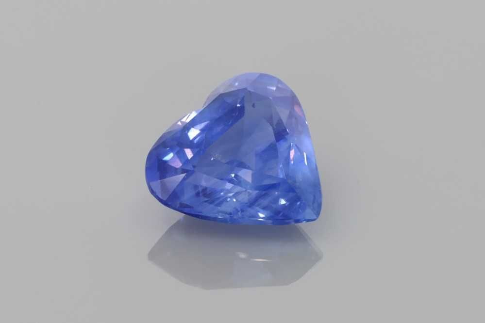 Loose Sapphire Gemstone - GIA Heart 2.91ct Blue SI: Loose Sapphire Gemstone - GIA Heart 2.91ct Blue SI This listing features Loose Sapphire Gemstone - GIA Heart 2.91ct Blue SI. Item specifics are provided below. Item Specifics: Type: Sapphire Carat: 2.