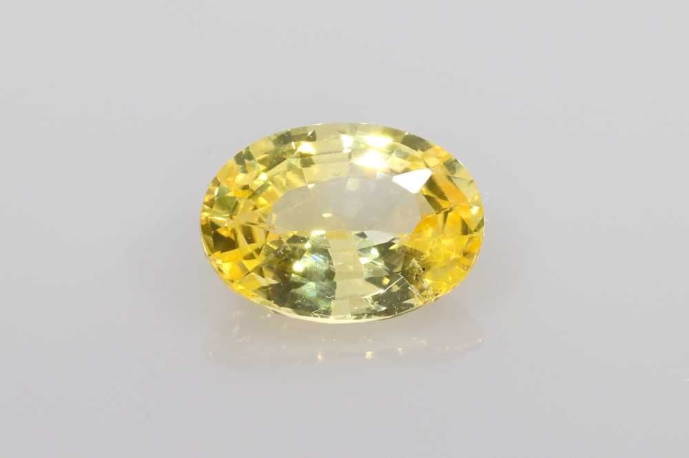 Loose Sapphire Gemstone - GIA Oval 2.09ct Yellow SI: Loose Sapphire Gemstone - GIA Oval 2.09ct Yellow SI This listing features Loose Sapphire Gemstone - GIA Oval 2.09ct Yellow SI. Item specifics are provided below. Item Specifics: Type: Sapphire