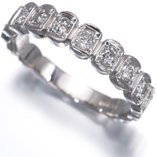 Platinum Diamond 0.36Ct Ring 900: Platinum Diamond 0.36Ct Ring 900 This listing features Platinum Diamond 0.36Ct Ring 900. Item specifics are provided below. Item Specifics: Metal: Platinum Metal Purity: 900 Type: Ring Main Stone: Dia