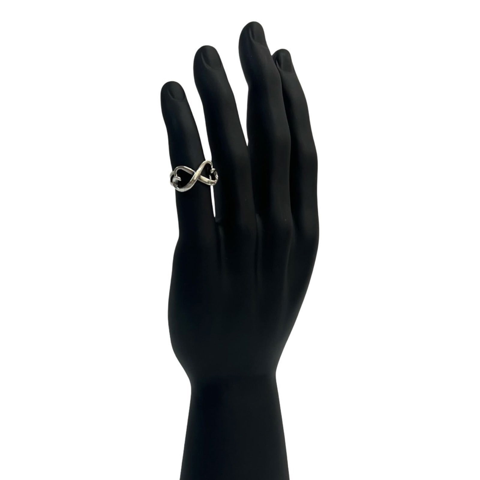 925 Tiffany Band Ring Silver: 925 Tiffany Band Ring Silver This listing features 925 Tiffany Band Ring Silver. Item specifics are provided below. Item Specifics: Brand: Tiffany Type: Band Ring Gender: Women Color: Silver