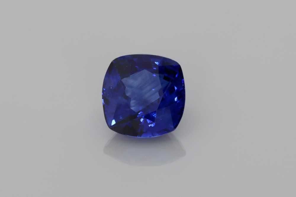 Loose Sapphire Gemstone - Cushion 1.18ct Blue EC: Loose Sapphire Gemstone - Cushion 1.18ct Blue EC This listing features Loose Sapphire Gemstone - Cushion 1.18ct Blue EC. Item specifics are provided below. Item Specifics: Type: Sapphire Carat: 1.18