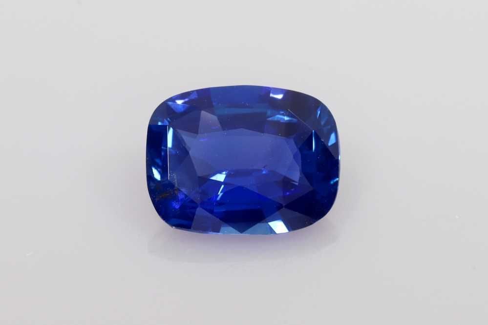 Loose Sapphire Gemstone - GIA Cushion 3.03ct Blue SI: Loose Sapphire Gemstone - GIA Cushion 3.03ct Blue SI This listing features Loose Sapphire Gemstone - GIA Cushion 3.03ct Blue SI. Item specifics are provided below. Item Specifics: Type: Sapphire Carat