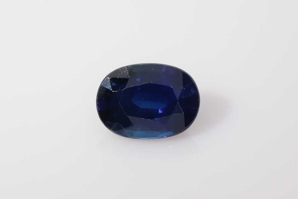Loose Sapphire Gemstone - Oval 1.9ct Blue SI: Loose Sapphire Gemstone - Oval 1.9ct Blue SI This listing features Loose Sapphire Gemstone - Oval 1.9ct Blue SI. Item specifics are provided below. Item Specifics: Type: Sapphire Carat: 1.9 Cut: Facet