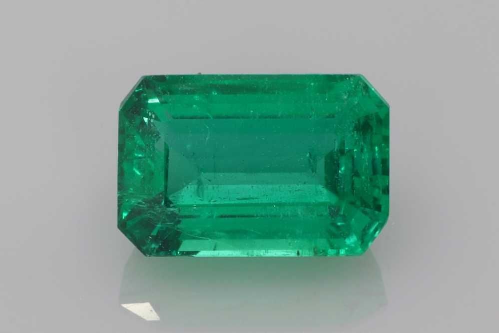 Loose Emerald Gemstone - GIA Emerald 3.5ct Green SI: Loose Emerald Gemstone - GIA Emerald 3.5ct Green SI This listing features Loose Emerald Gemstone - GIA Emerald 3.5ct Green SI. Item specifics are provided below. Item Specifics: Type: Emerald Carat: 3