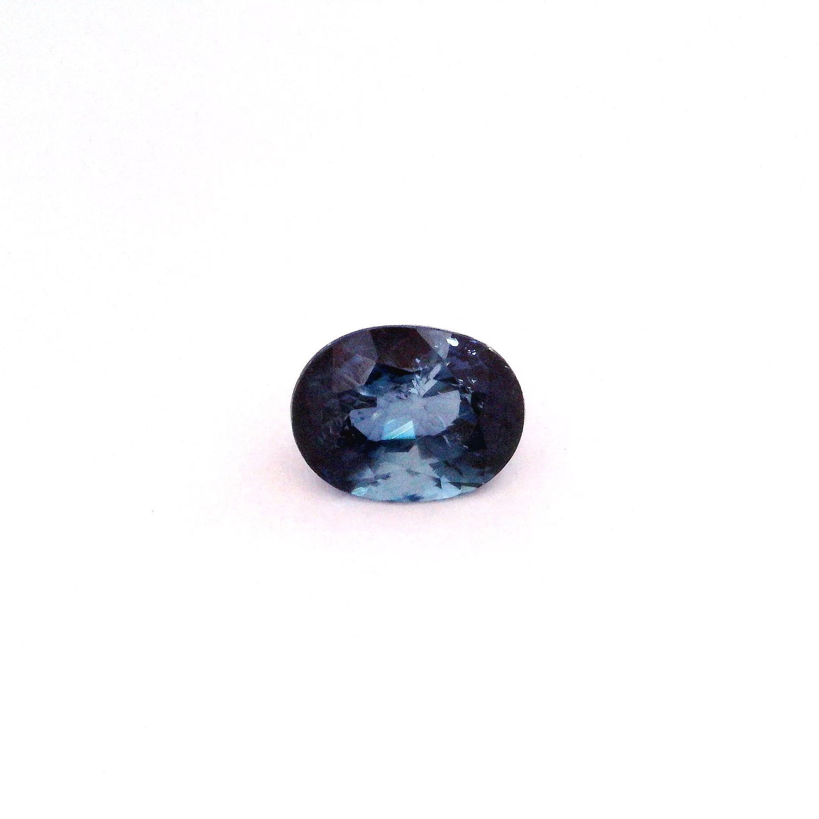 Loose Sapphire Gemstone - IGI Oval 3.29ct Blue SI: Loose Sapphire Gemstone - IGI Oval 3.29ct Blue SI This listing features Loose Sapphire Gemstone - IGI Oval 3.29ct Blue SI. Item specifics are provided below. Item Specifics: Type: Sapphire Carat: 3.29