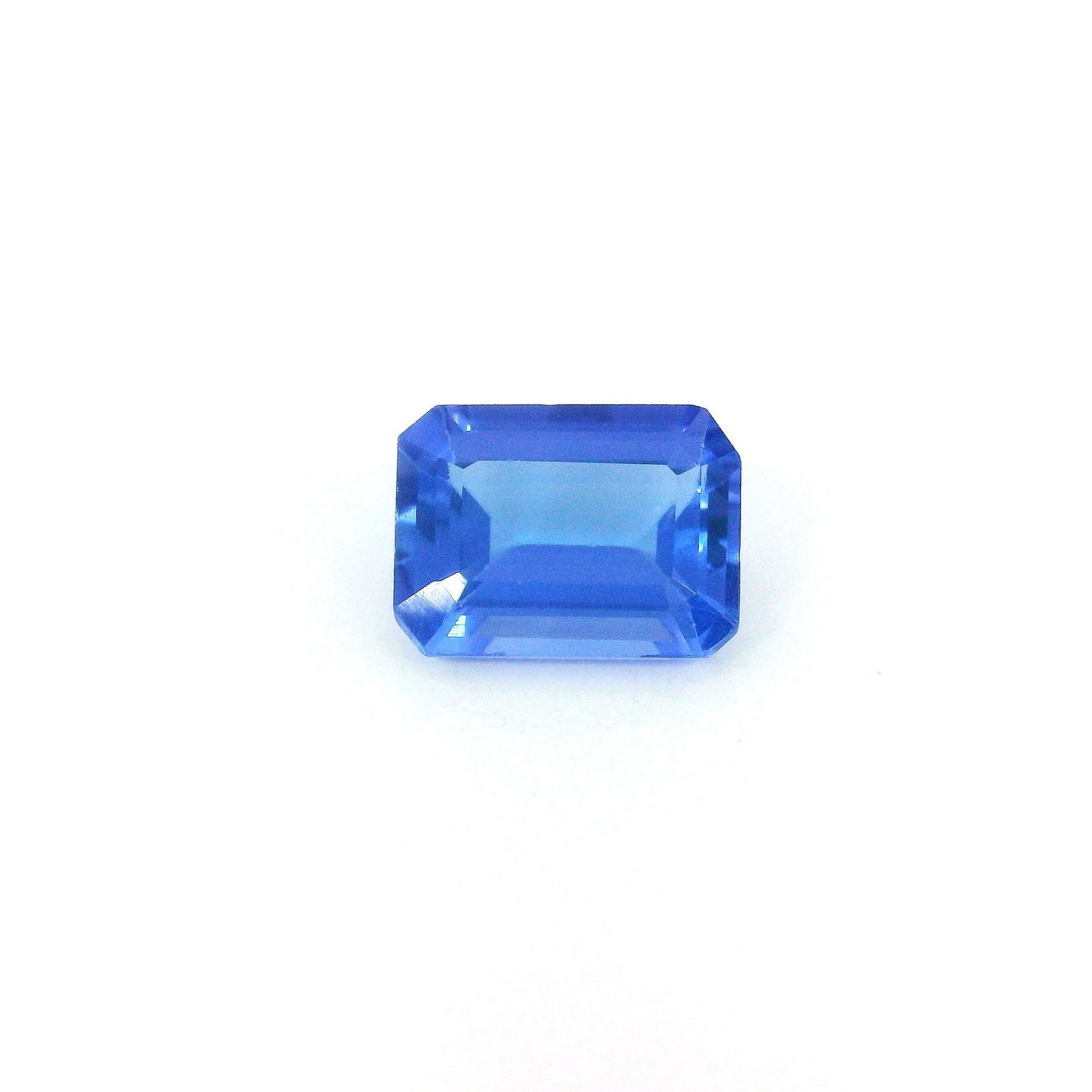 Loose Tanzanite Gemstone - IGI Octagonal 1.64ct Violet EC: Loose Tanzanite Gemstone - IGI Octagonal 1.64ct Violet EC This listing features Loose Tanzanite Gemstone - IGI Octagonal 1.64ct Violet EC. Item specifics are provided below. Item Specifics: Type: