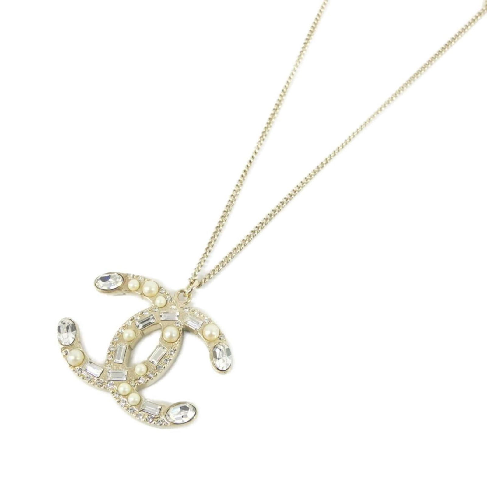 necklace Chanel: necklace Chanel This listing features necklace Chanel. Item specifics are provided below. Item Specifics: Brand: Chanel Necklace Type: Necklace Gender: Men Color: Gold, White Stone: Crystal Neck