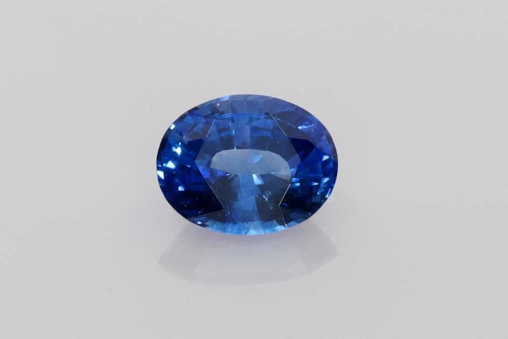 Loose Sapphire Gemstone - Oval 2.02ct Blue EC: Loose Sapphire Gemstone - Oval 2.02ct Blue EC This listing features Loose Sapphire Gemstone - Oval 2.02ct Blue EC. Item specifics are provided below. Item Specifics: Type: Sapphire Carat: 2.02 Cut: Fa