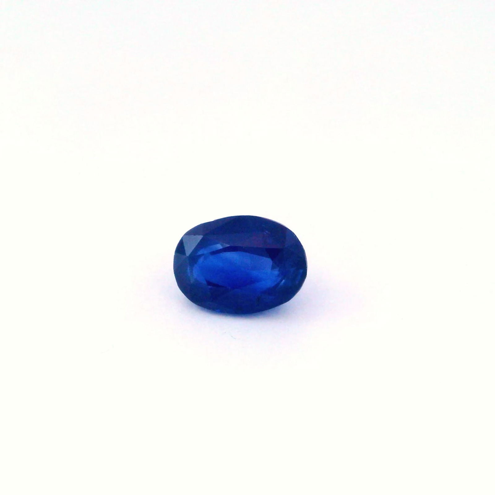 Loose Sapphire Gemstone - IGI Oval 2.88ct Blue SI: Loose Sapphire Gemstone - IGI Oval 2.88ct Blue SI This listing features Loose Sapphire Gemstone - IGI Oval 2.88ct Blue SI. Item specifics are provided below. Item Specifics: Type: Sapphire Carat: 2.88