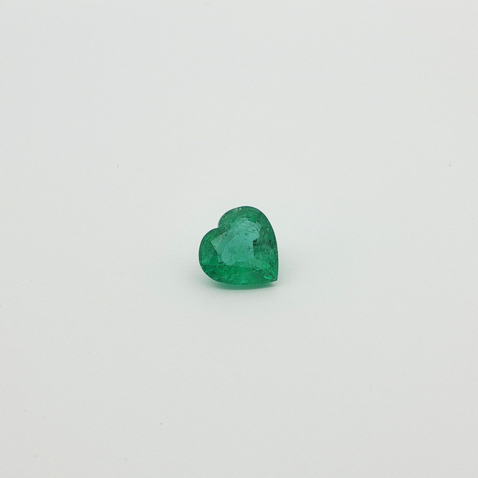 Loose Emerald Gemstone - GSI Heart 2.48ct Green MI: Loose Emerald Gemstone - GSI Heart 2.48ct Green MI This listing features Loose Emerald Gemstone - GSI Heart 2.48ct Green MI. Item specifics are provided below. Item Specifics: Type: Emerald Carat: 2.4