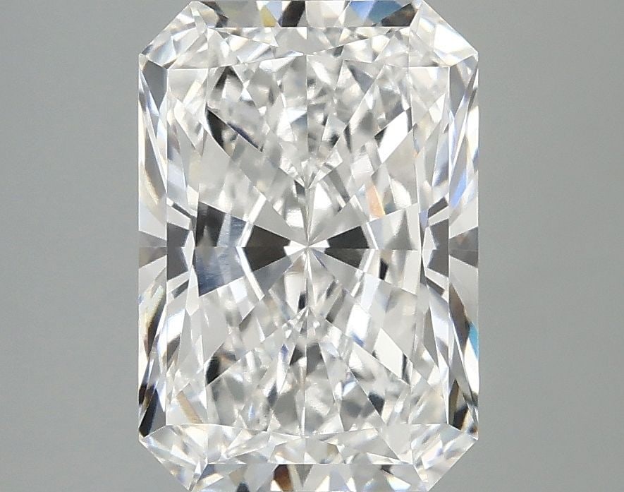 Loose Lab Diamond - IGI Radiant 3.1ct E VVS2: Loose Lab Diamond - IGI Radiant 3.1ct E VVS2 This listing features Loose Lab Diamond - IGI Radiant 3.1ct E VVS2. Item specifics are provided below. Item Specifics: Source: This Is A Real Diamond Grown