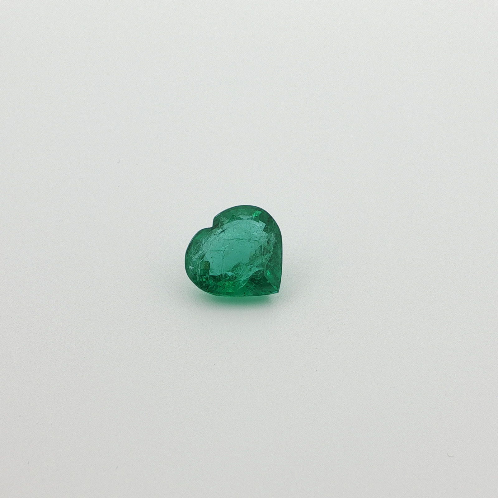Loose Emerald Gemstone - GSI Heart 4.53ct Green MI: Loose Emerald Gemstone - GSI Heart 4.53ct Green MI This listing features Loose Emerald Gemstone - GSI Heart 4.53ct Green MI. Item specifics are provided below. Item Specifics: Type: Emerald Carat: 4.5