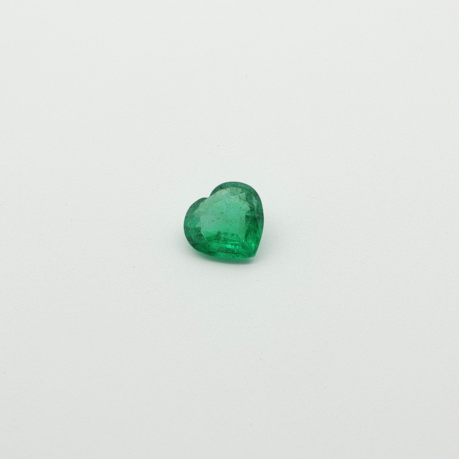 Loose Emerald Gemstone - GSI Heart 1.03ct Green MI: Loose Emerald Gemstone - GSI Heart 1.03ct Green MI This listing features Loose Emerald Gemstone - GSI Heart 1.03ct Green MI. Item specifics are provided below. Item Specifics: Type: Emerald Carat: 1.0