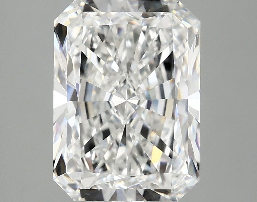 Loose Lab Diamond - IGI Radiant 3.07ct E VVS2: Loose Lab Diamond - IGI Radiant 3.07ct E VVS2 This listing features Loose Lab Diamond - IGI Radiant 3.07ct E VVS2. Item specifics are provided below. Item Specifics: Source: This Is A Real Diamond Gro