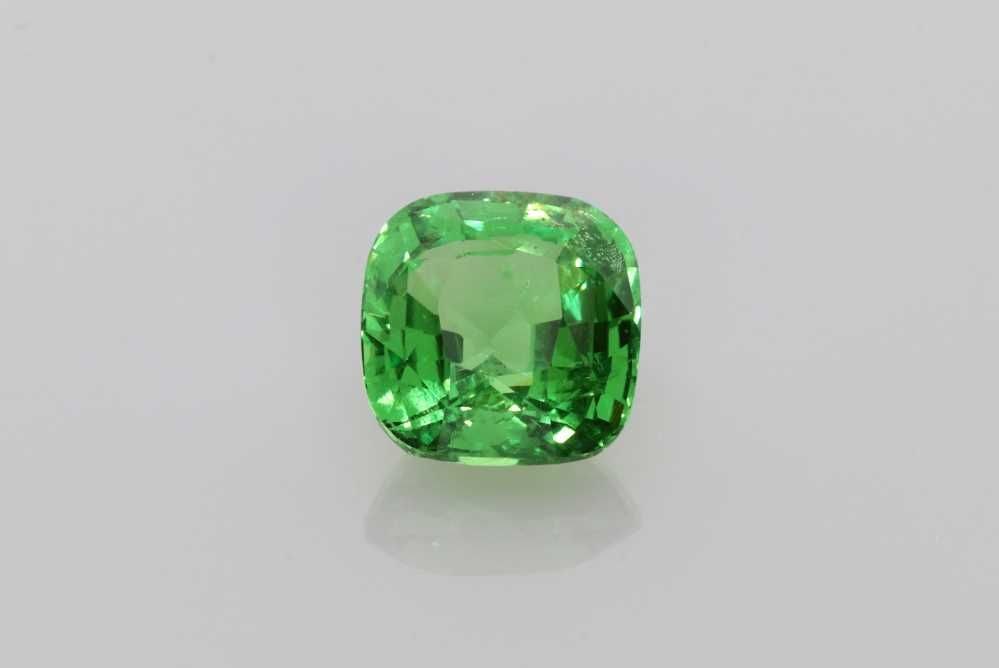Loose Garnet Gemstone - Cushion 3.05ct Green SI: Loose Garnet Gemstone - Cushion 3.05ct Green SI This listing features Loose Garnet Gemstone - Cushion 3.05ct Green SI. Item specifics are provided below. Item Specifics: Type: Garnet Carat: 3.05 Cut: