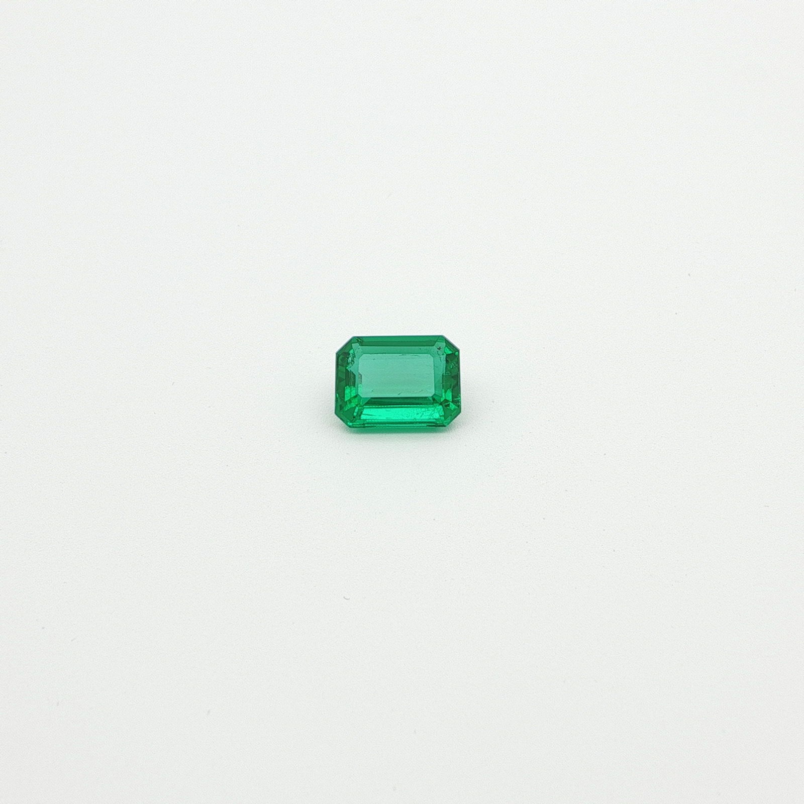 Loose Emerald Gemstone - GSI Octagonal 1.61ct Green SI: Loose Emerald Gemstone - GSI Octagonal 1.61ct Green SI This listing features Loose Emerald Gemstone - GSI Octagonal 1.61ct Green SI. Item specifics are provided below. Item Specifics: Type: Emerald