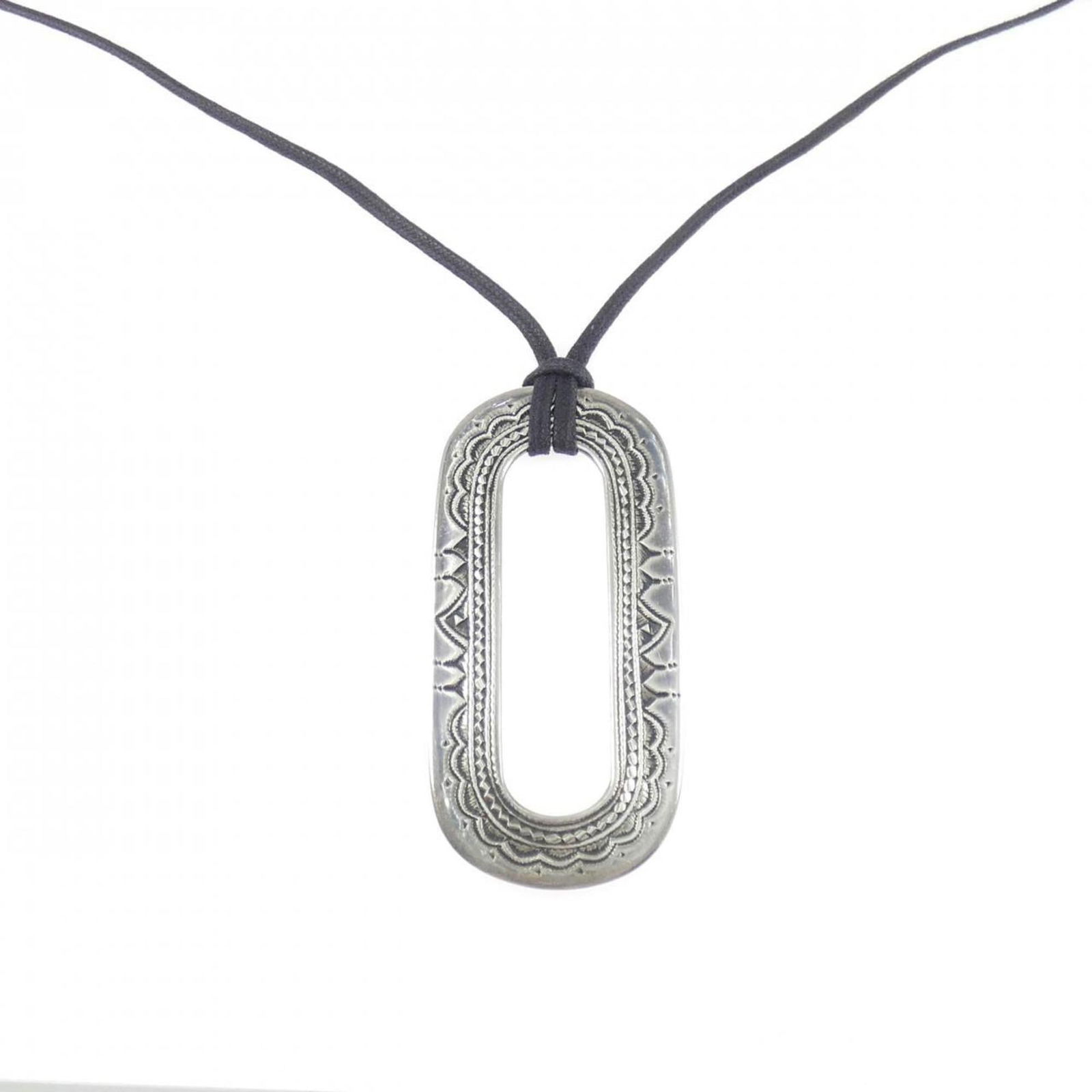 Necklace Hermes Touareg: Necklace Hermes Touareg This listing features Necklace Hermes Touareg. Item specifics are provided below. Item Specifics: Brand: Hermes Necklace Type: Necklace Pendant Type: Pendant Gender: Women Mate