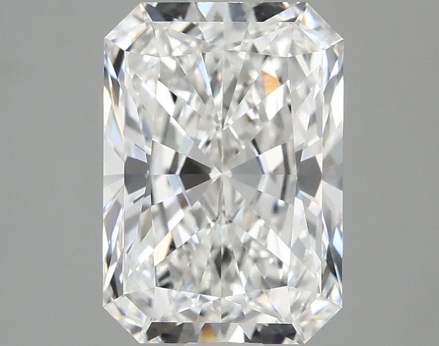 Loose Lab Diamond - IGI Radiant 3.07ct E VVS2: Loose Lab Diamond - IGI Radiant 3.07ct E VVS2 This listing features Loose Lab Diamond - IGI Radiant 3.07ct E VVS2. Item specifics are provided below. Item Specifics: Source: This Is A Real Diamond Gro