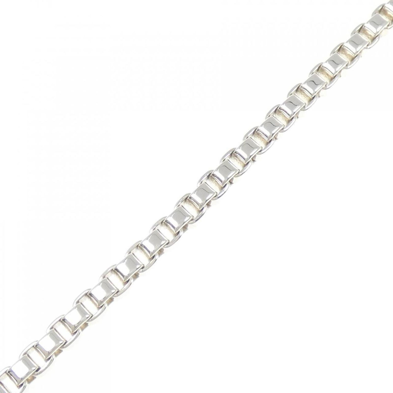 925 Tiffany Charm Bracelet Silver: 925 Tiffany Charm Bracelet Silver This listing features 925 Tiffany Charm Bracelet Silver. Item specifics are provided below. Item Specifics: Brand: Tiffany Type: Charm Bracelet Gender: Men,Women Mate