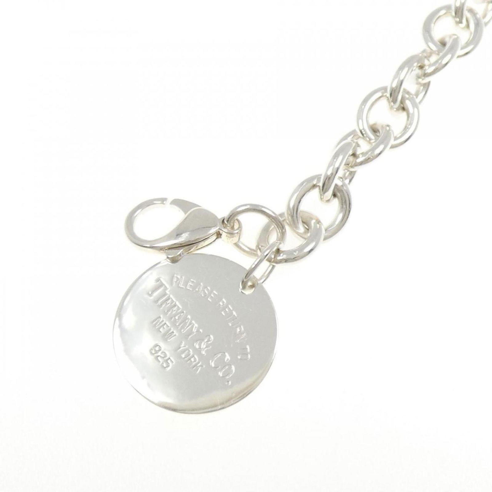 925 Tiffany Charm Bracelet Silver: 925 Tiffany Charm Bracelet Silver This listing features 925 Tiffany Charm Bracelet Silver. Item specifics are provided below. Item Specifics: Brand: Tiffany Type: Charm Bracelet Gender: Women Material