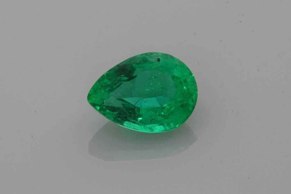 Loose Emerald Gemstone - Pear 1.09ct Green SI: Loose Emerald Gemstone - Pear 1.09ct Green SI This listing features Loose Emerald Gemstone - Pear 1.09ct Green SI. Item specifics are provided below. Item Specifics: Type: Emerald Carat: 1.09 Cut: