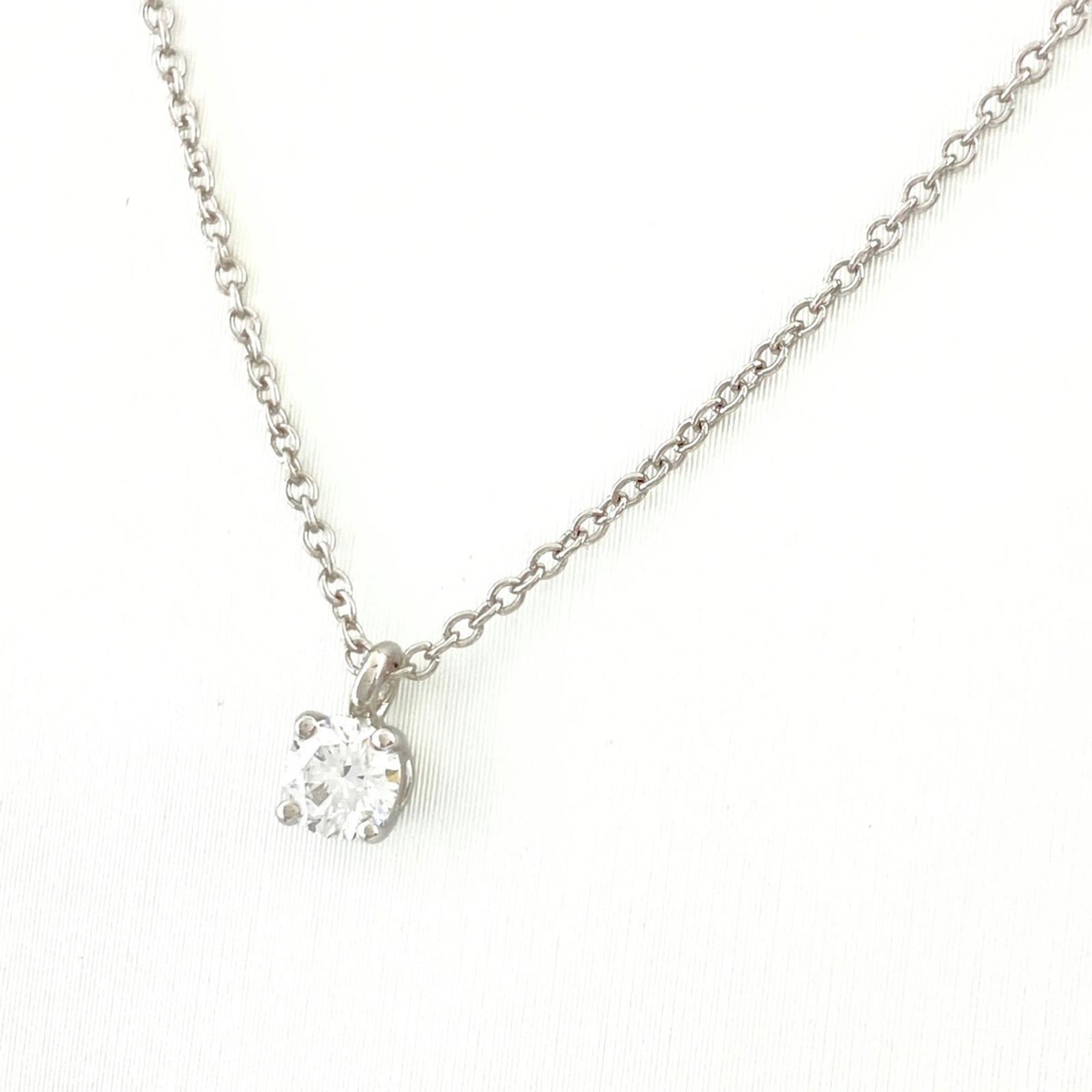 Women's - Tiffany & Co. Diamond Design Necklace - Platinum Pendant - 1P Pt950 - Diamond: Women's - Tiffany & Co. Diamond Design Necklace - Platinum Pendant - 1P Pt950 - Diamond This listing features Women's - Tiffany & Co. Diamond Design Necklace - Platinum Pendant - 1P Pt950 - Diamond. I