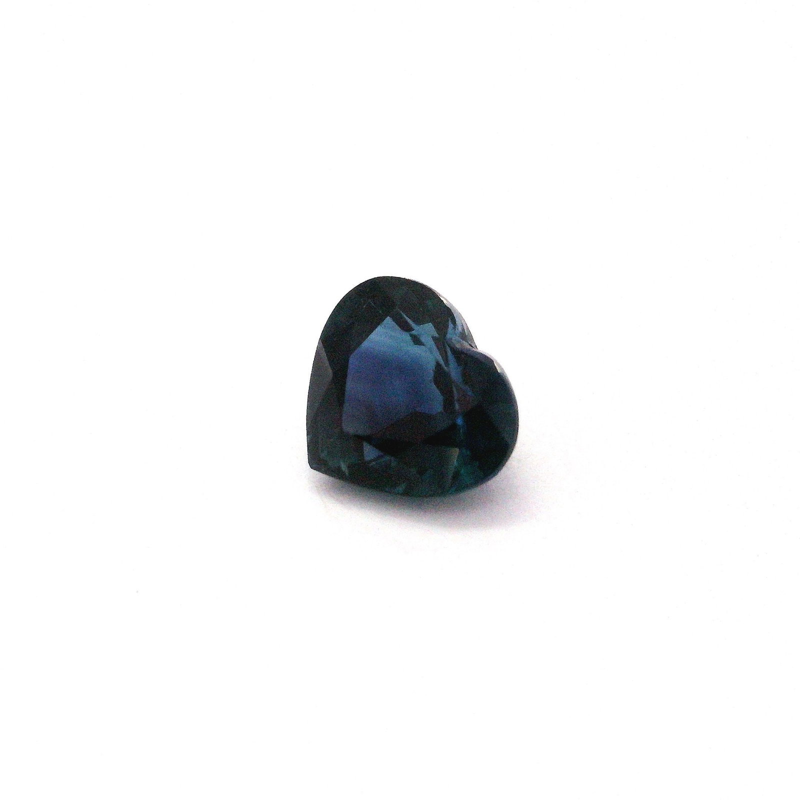 Loose Sapphire Gemstone - GSI Heart 1.89ct Blue SI: Loose Sapphire Gemstone - GSI Heart 1.89ct Blue SI This listing features Loose Sapphire Gemstone - GSI Heart 1.89ct Blue SI. Item specifics are provided below. Item Specifics: Type: Sapphire Carat: